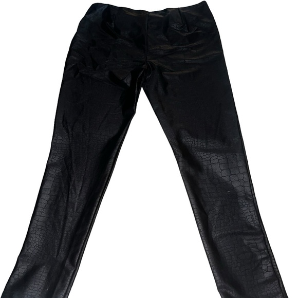 ✅Intro Tummy Control High Pull-On Stretch Faux Leather Crocodile Print Legging - Picture 3 of 8